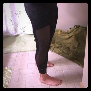 Lululemon 7/8 pant very rare design.